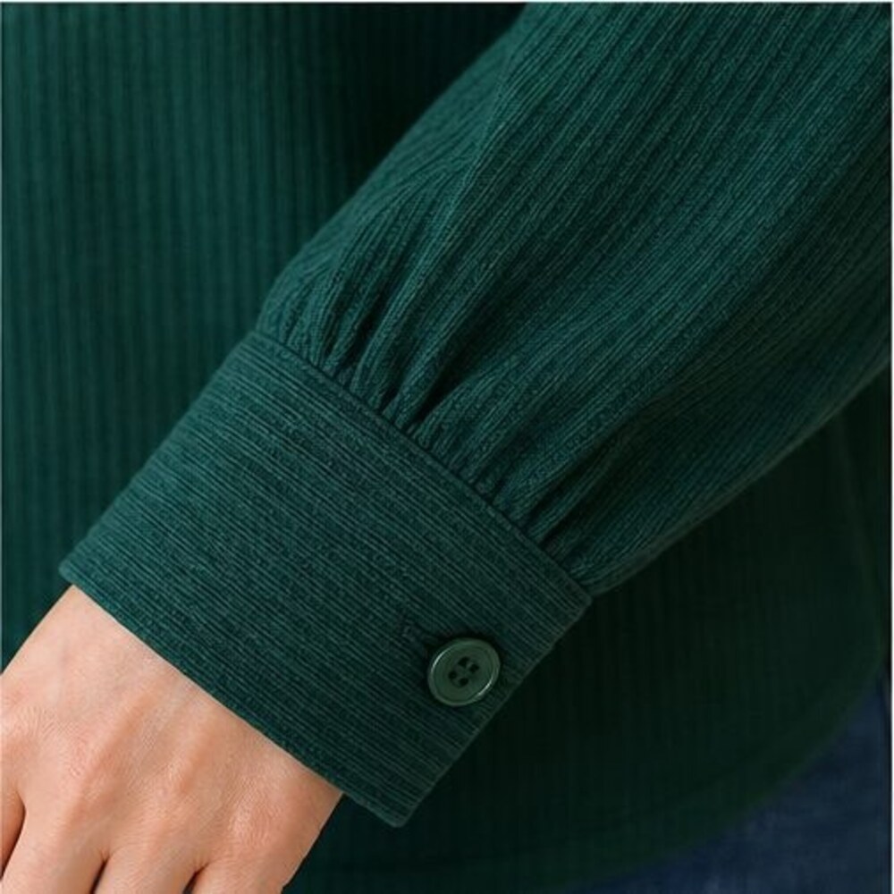 Emerald Button Blouse - Picture 5 of 6